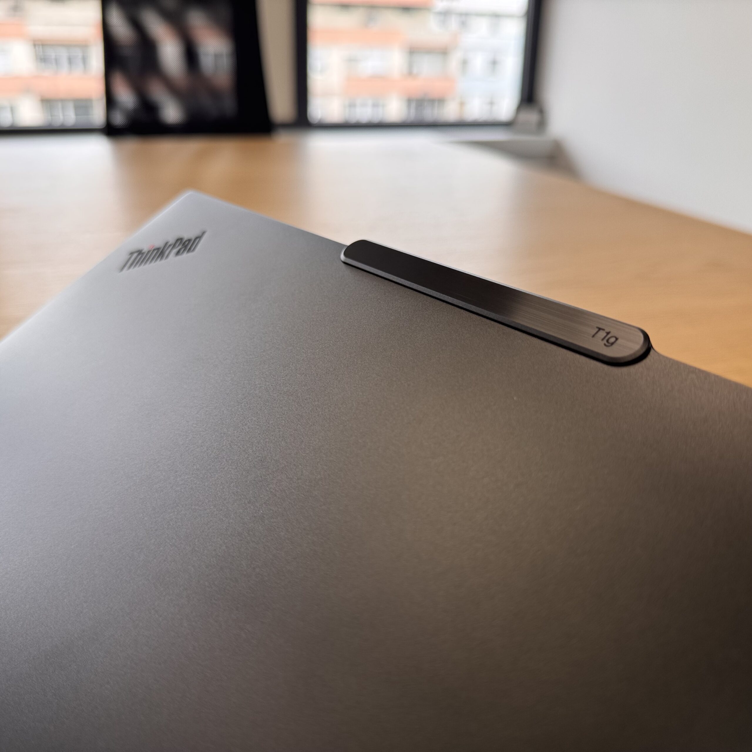 Lenovo T1g Gen 8 ThinkPad, modell 21TD0005UK üzleti laptop hátlap